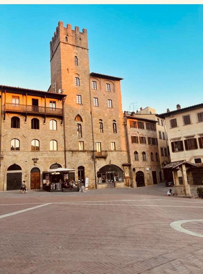 Апартаменты La Torre Di Borgunto - Piazza Grande Ареццо Экстерьер фото