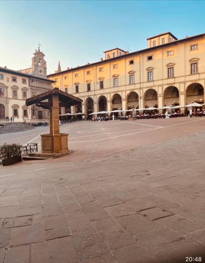Апартаменты La Torre Di Borgunto - Piazza Grande Ареццо Экстерьер фото