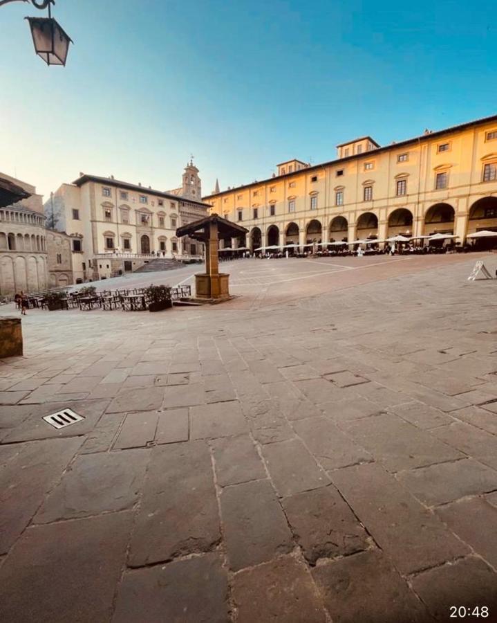 Апартаменты La Torre Di Borgunto - Piazza Grande Ареццо Экстерьер фото