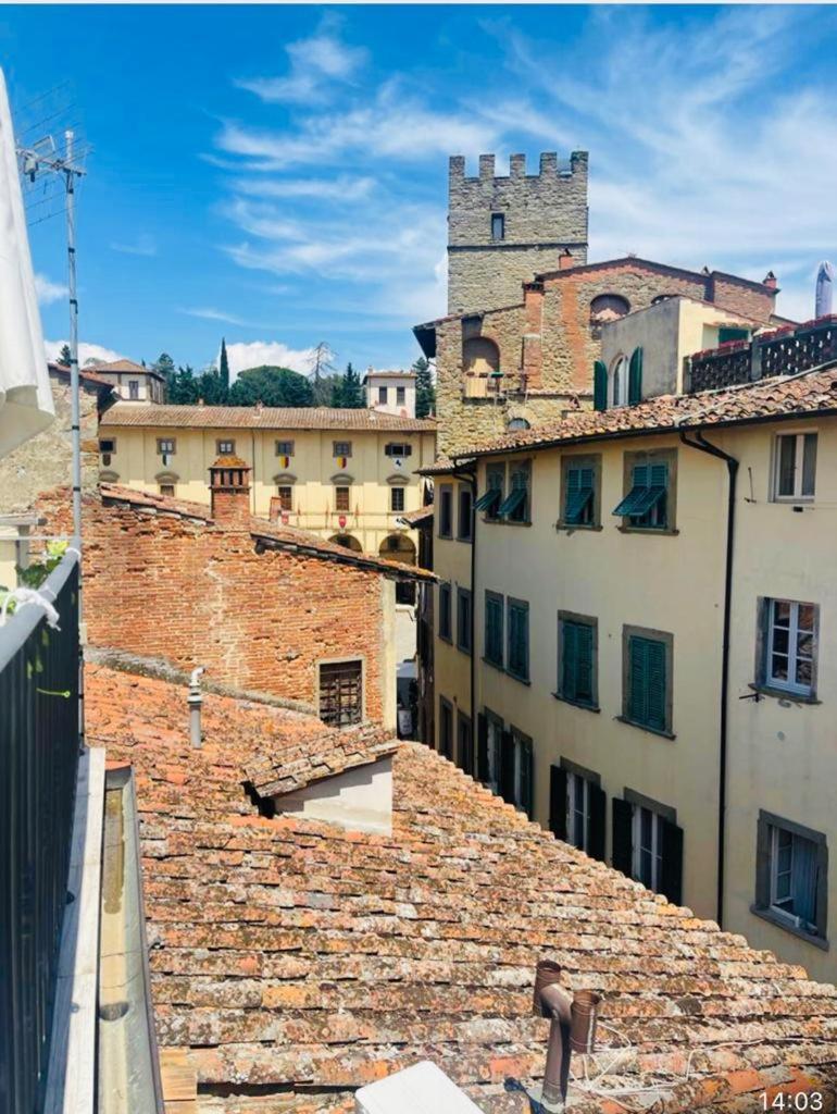 Апартаменты La Torre Di Borgunto - Piazza Grande Ареццо Экстерьер фото